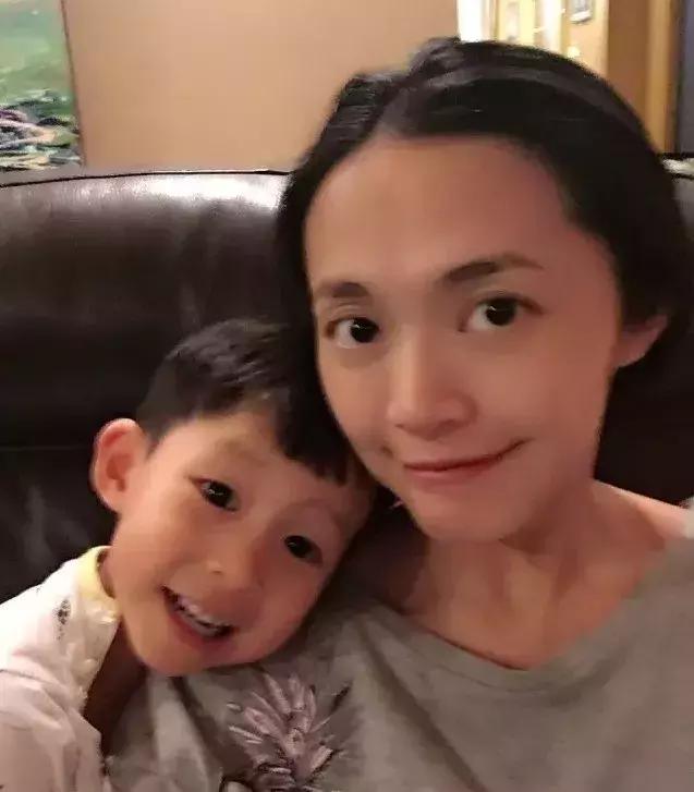 孙怡素颜被吐槽没有董子健白 (李沁的素颜和孙怡的素颜)