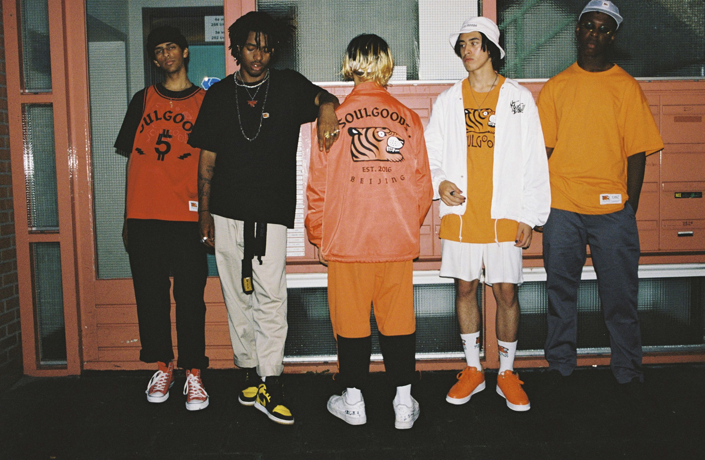 袜子老滑到鞋底怎么办,鞋子不穿袜子鞋底粘脚