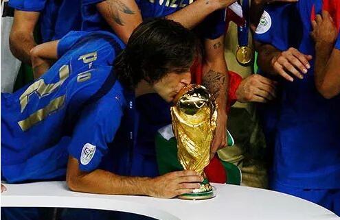 实况足球历代记，“睡皮”皮尔洛特辑，中场大师退役纪念