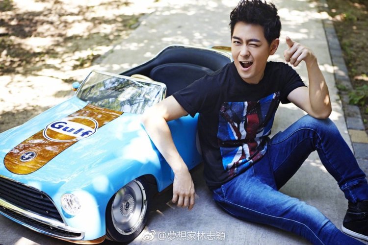 李易峰要翻拍放羊的星星吗,放羊的星星翻拍新版对比