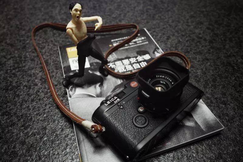 新婚,老婆没有要钻戒,买了一台徕卡