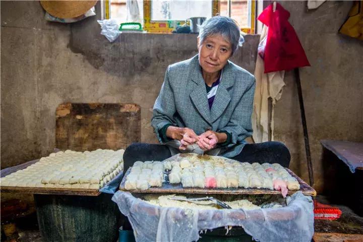 云南冬天的梯田 (云南冬季山坡梯田)