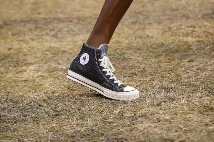 不要在发售新鞋了好不好，我还不上花呗了！