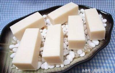 衣服染色不要急一招教你解决,白色衣服染色用84也去不掉怎么办