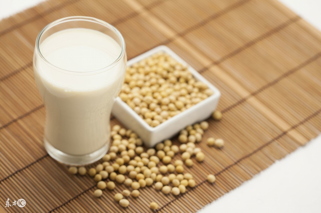 老年人能用豆浆代替牛奶吗,老年人喝豆浆牛奶奶粉哪个最好