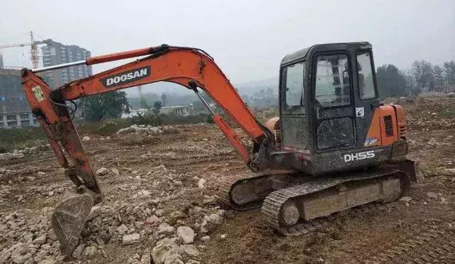 最便宜的一台二手挖机,全网最经典17年二手挖机