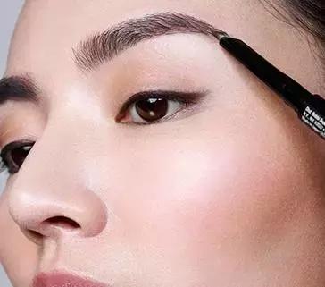 美妆圈的宫斗剧,美妆宫斗