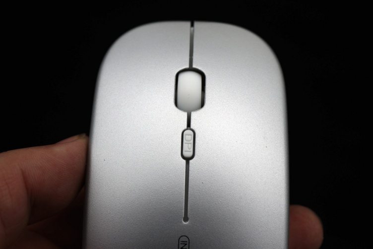 英菲克无线可充电鼠标静音,英菲克静音鼠标测评图