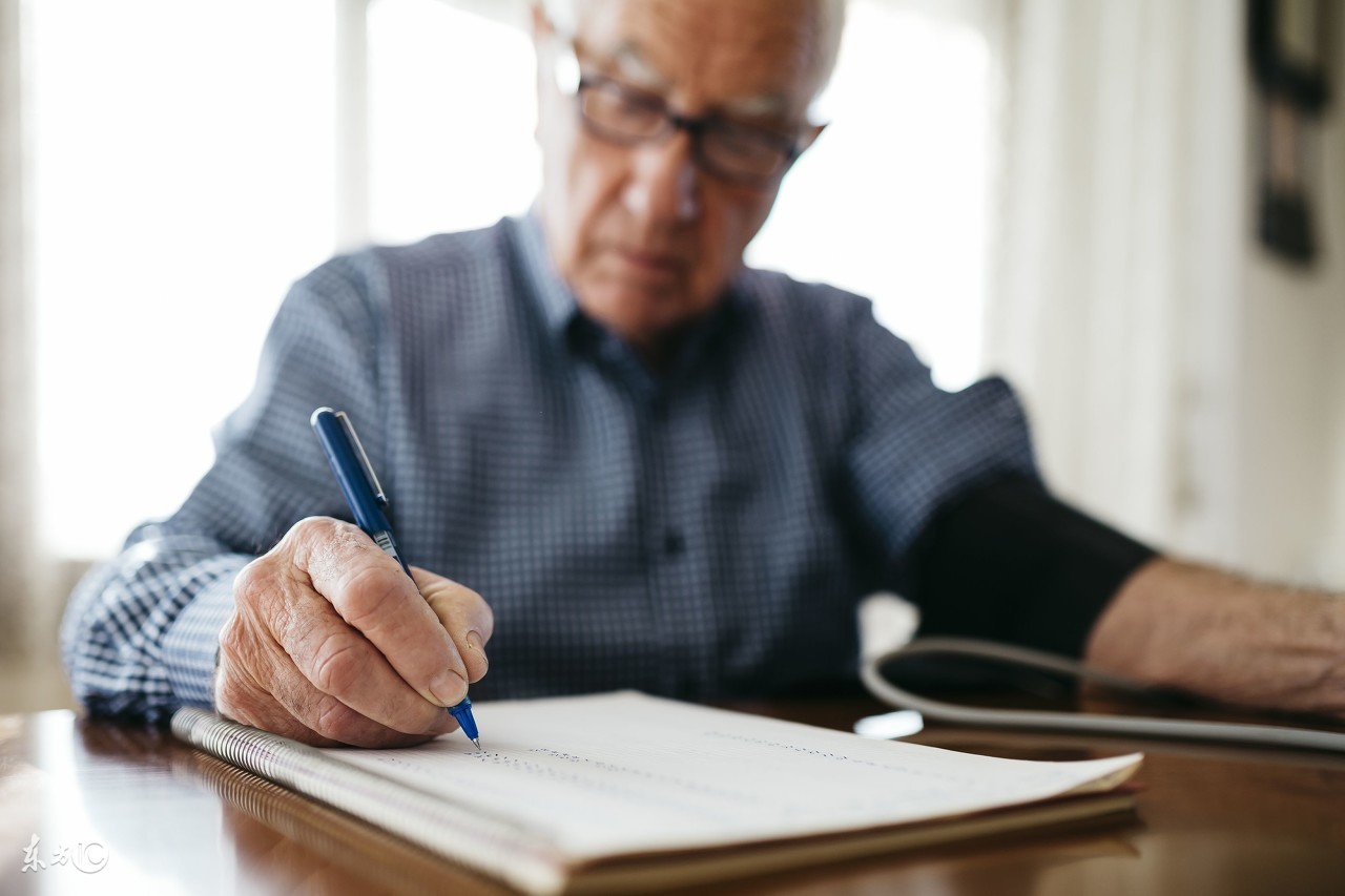 测量血压能不能侧躺,测量血压坐着和躺着区别大吗