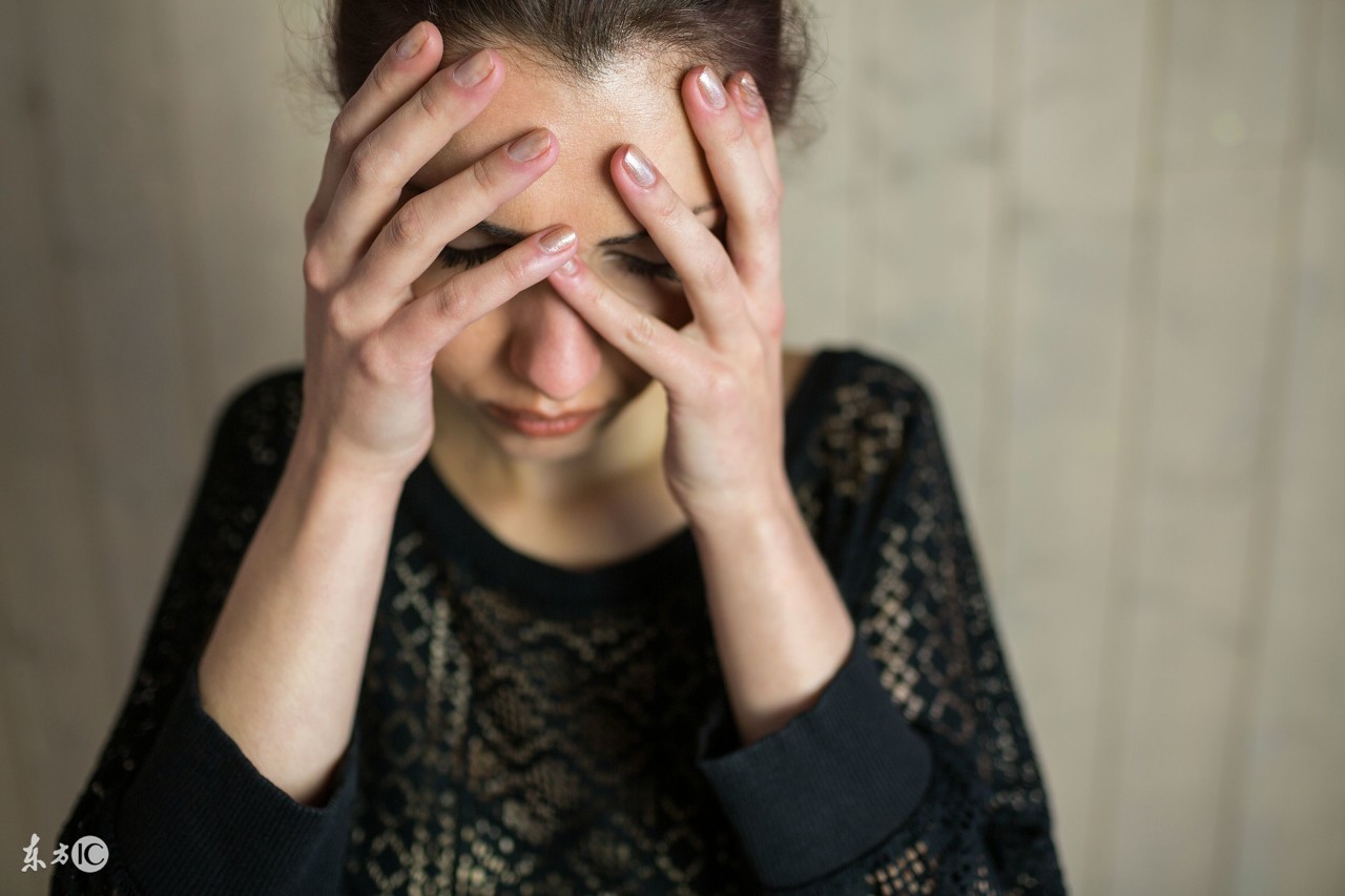 快速清理玻璃上的胶,快速清洗玻璃胶水妙招图解