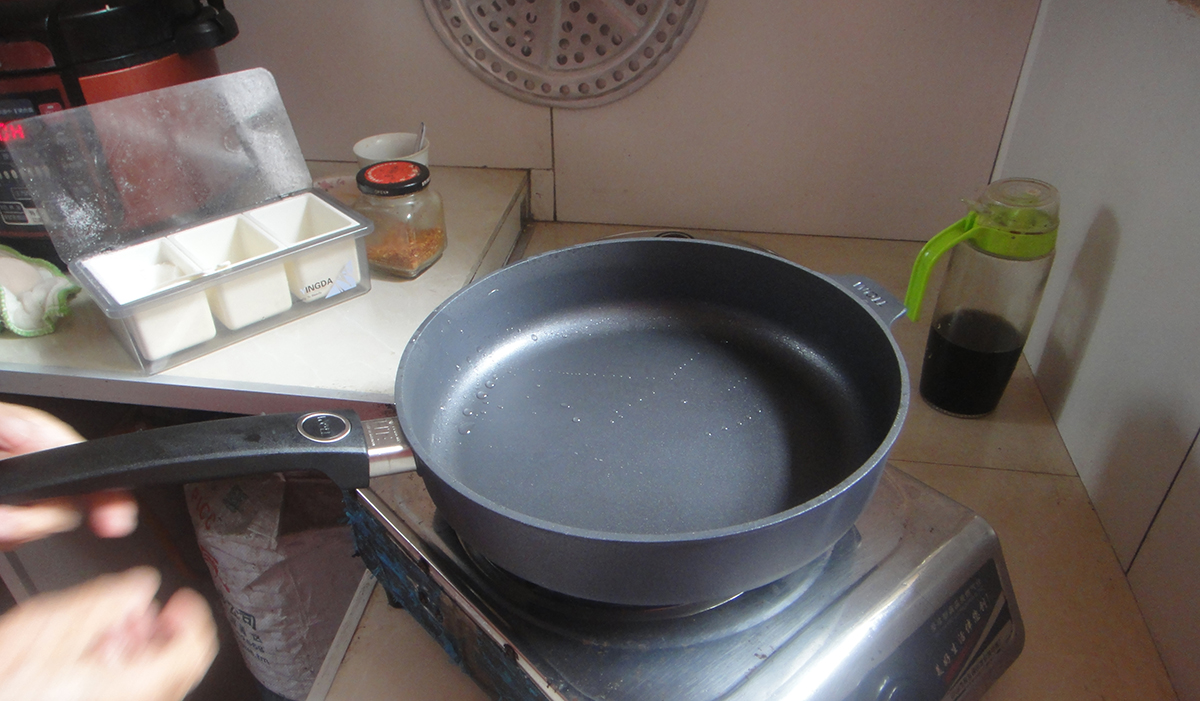 德国WOLL不粘锅炒锅,德国woll顶级不粘锅