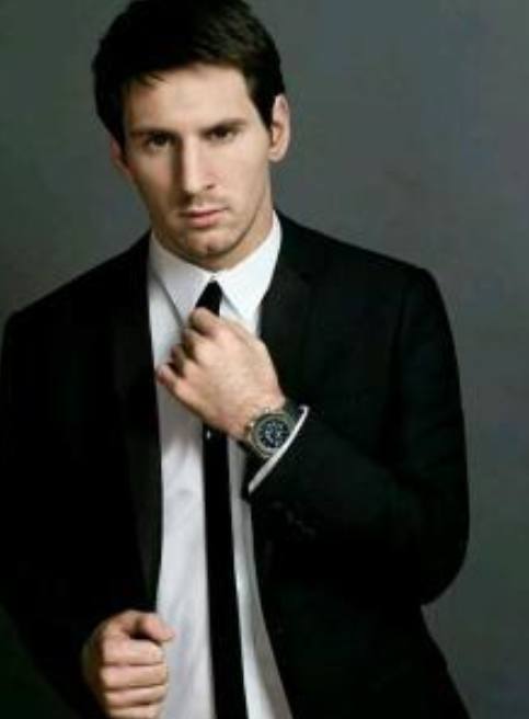 足球巨星西装照,足球球星西装帅照