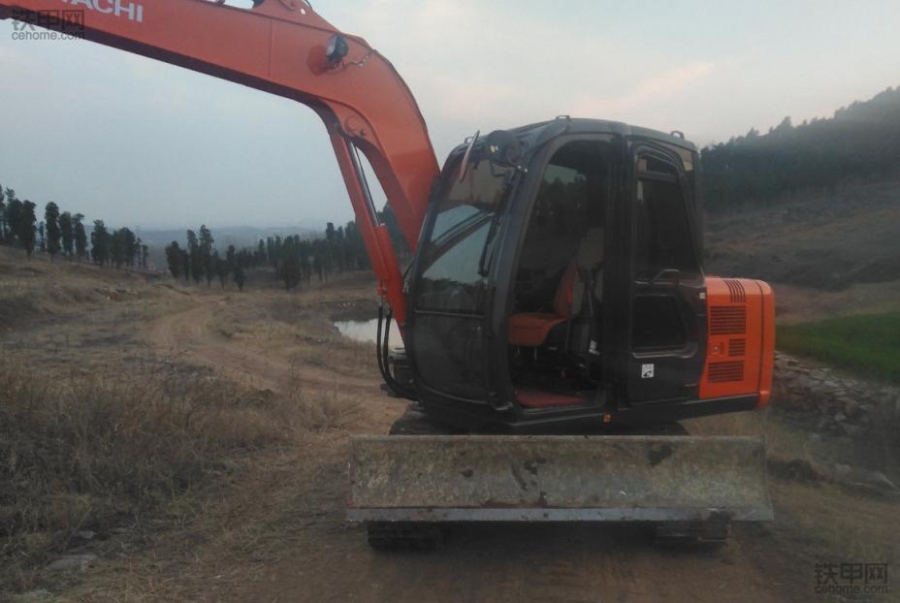 日立挖掘机1200小时使用报告,日立60挖掘机动作慢