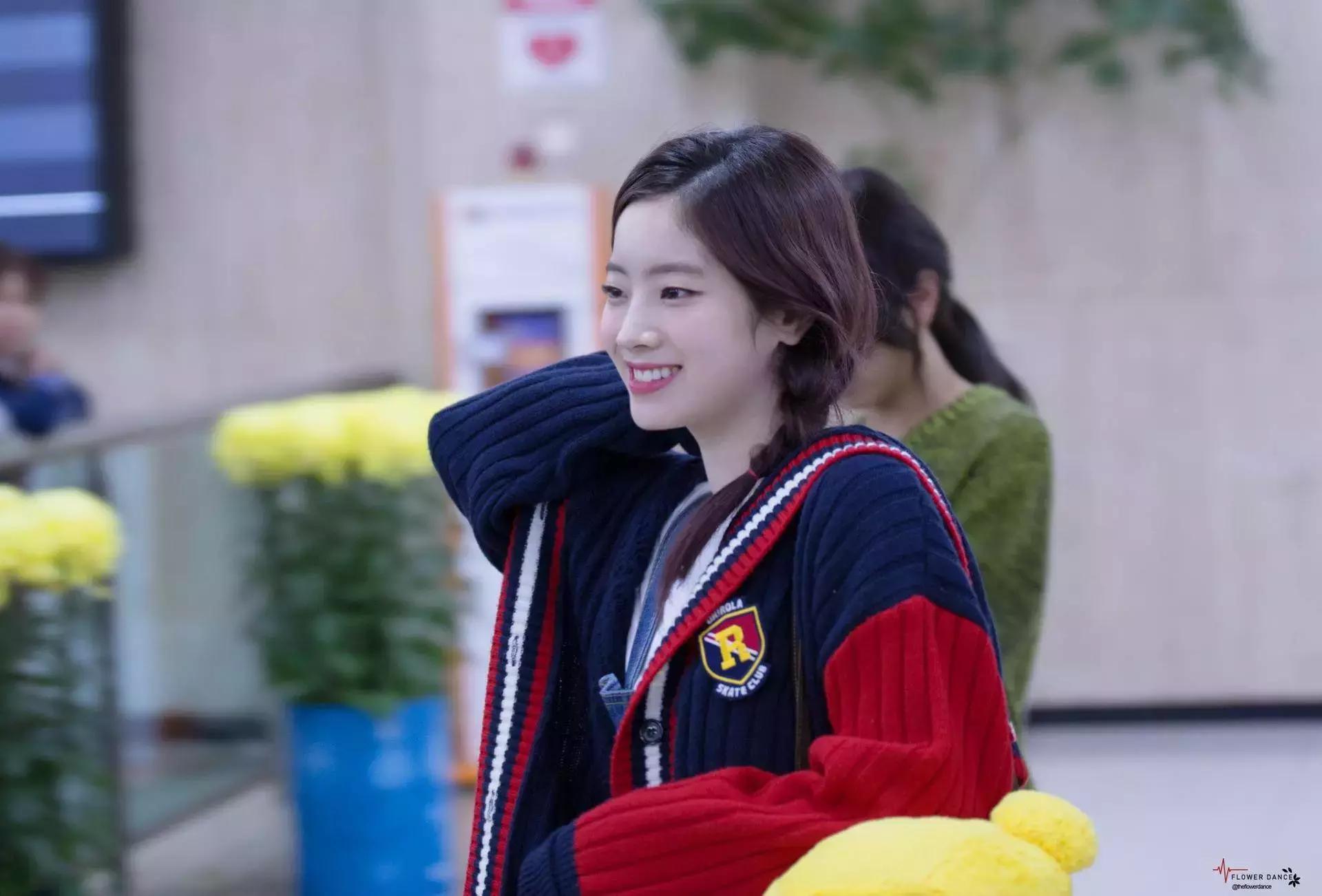 韩国明星穿大衣男,韩国明星都穿什么羽绒服