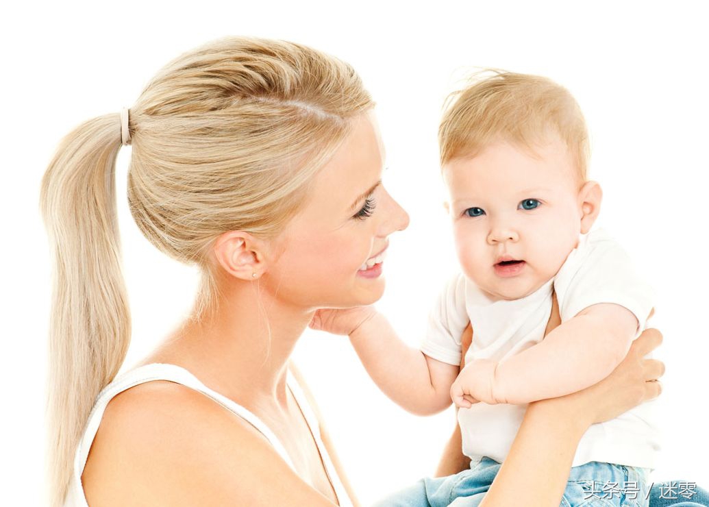 囧！孩子太粘人，上厕所也要抱大腿上怎么办？在线等，急！