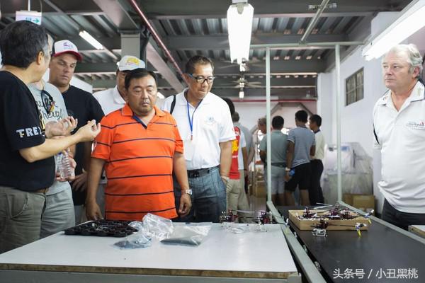 遥控直升机王年收15亿，他仍日日熬夜亲画设计图