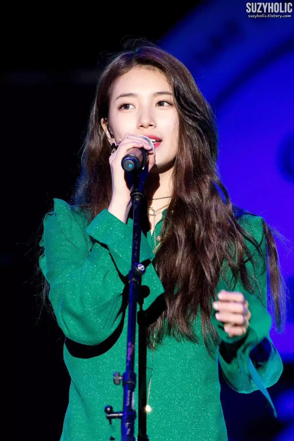 韩国明星穿大衣男,韩国明星都穿什么羽绒服