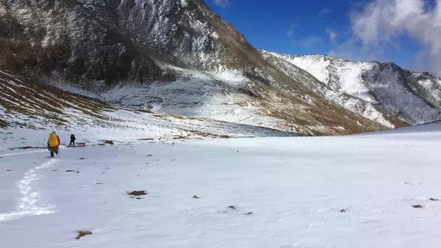 乌孙古道天堂湖在琼库什台吗,乌孙古道天堂湖到黑英山多远