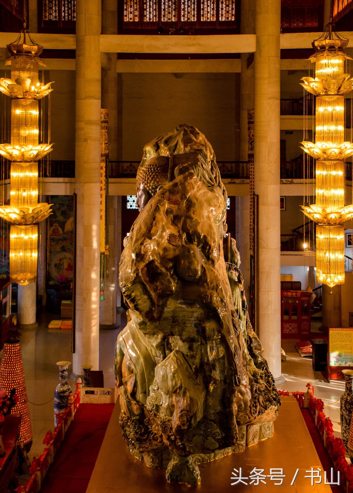 鞍山最大玉佛简介,辽宁鞍山最大的玉佛价值