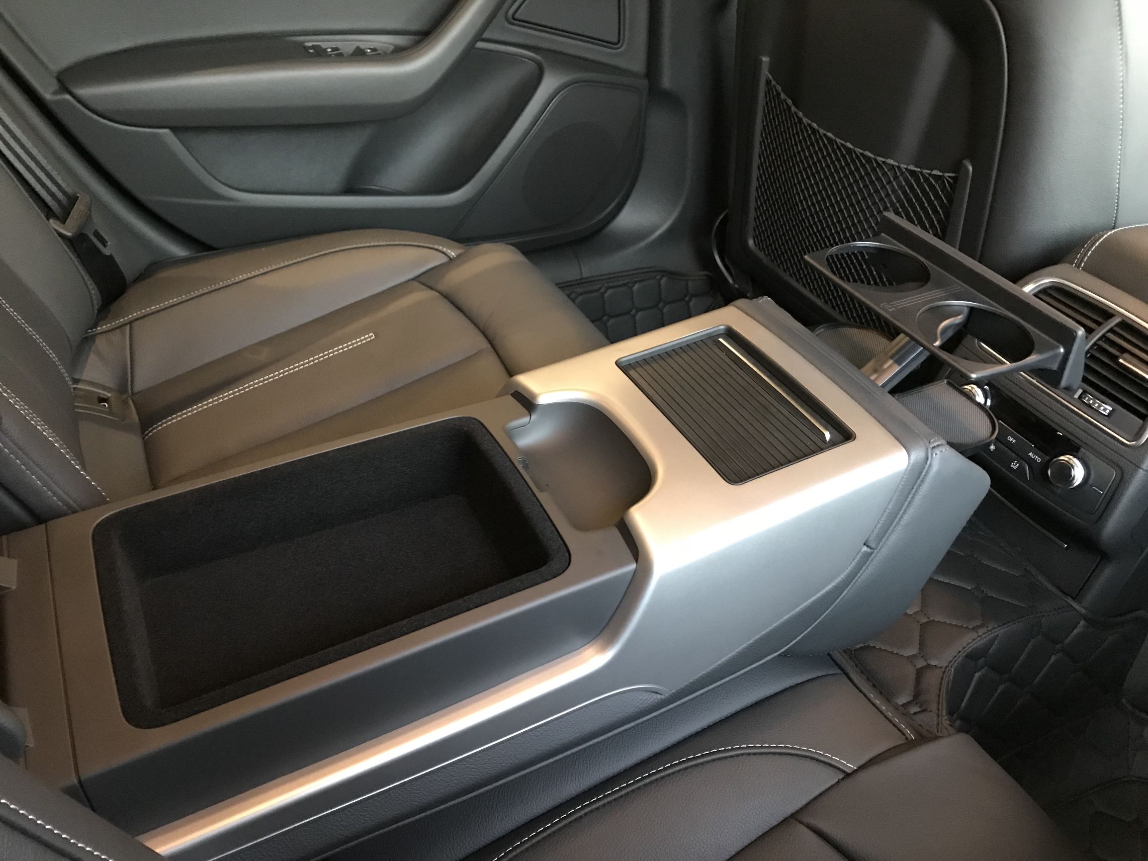 试驾a6l45tfsi后排空间,试驾a6l45tfsi致雅