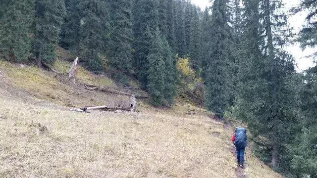 乌孙古道天堂湖在琼库什台吗,乌孙古道天堂湖到黑英山多远