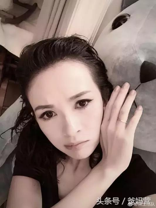 章子怡女儿去姥姥家,章子怡带女儿回家