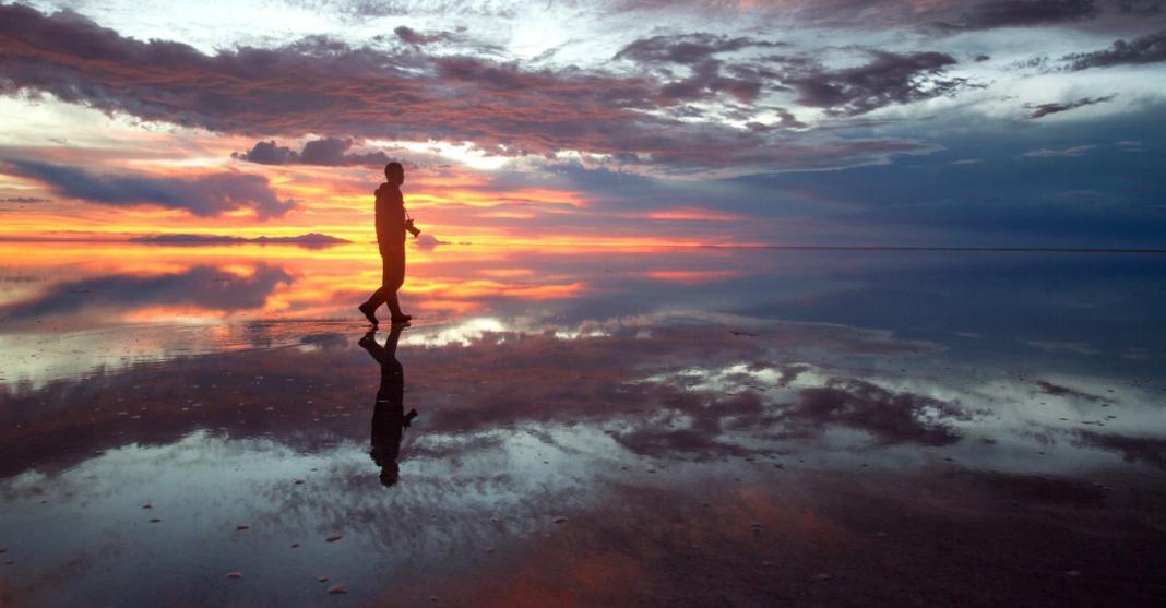 乌尤尼盐沼天空之镜在哪个城市,乌尤尼盐沼天空之镜夜晚