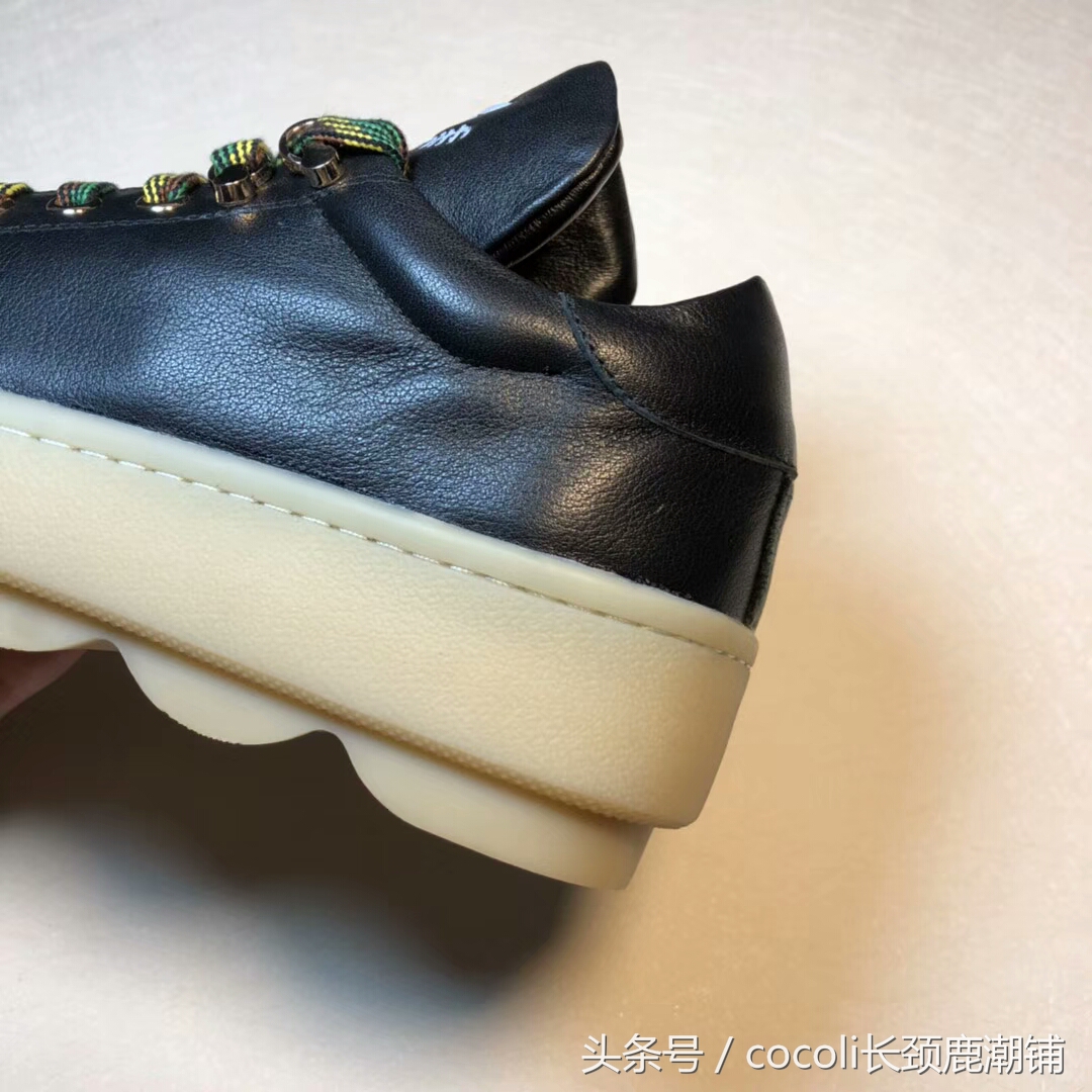 adidas的鞋有点硬,adidas松糕鞋大概增高多少