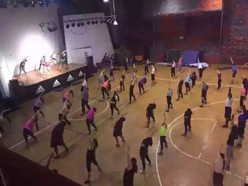 腿细上身胖怎么锻炼,上身胖下身瘦怎么运动有效