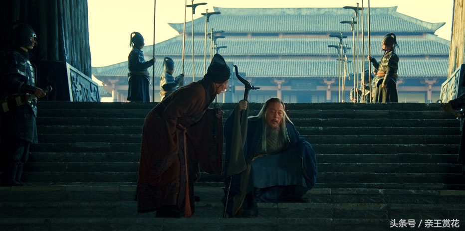 人的脚底为什么比脸白,曹操问司马懿人的脚为什么比脸白