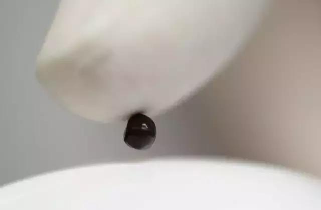 世界顶级鱼子酱多少钱一克,顶级鱼子酱一盎司多少钱