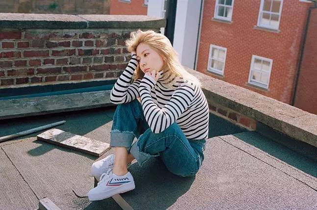 你还在迷恋Stan Smith啊？！ | 她们都换帆布鞋唻~