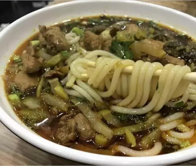 吃在济南｜藏在济南老西市场的美味！这感觉十二马路的孩子最懂！