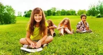 请简述如何选择儿童歌曲,适合孩子学的儿童英文歌曲有哪些