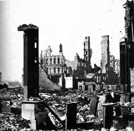 建筑大师，干私活，拐甲方老婆……却又无可替代！！