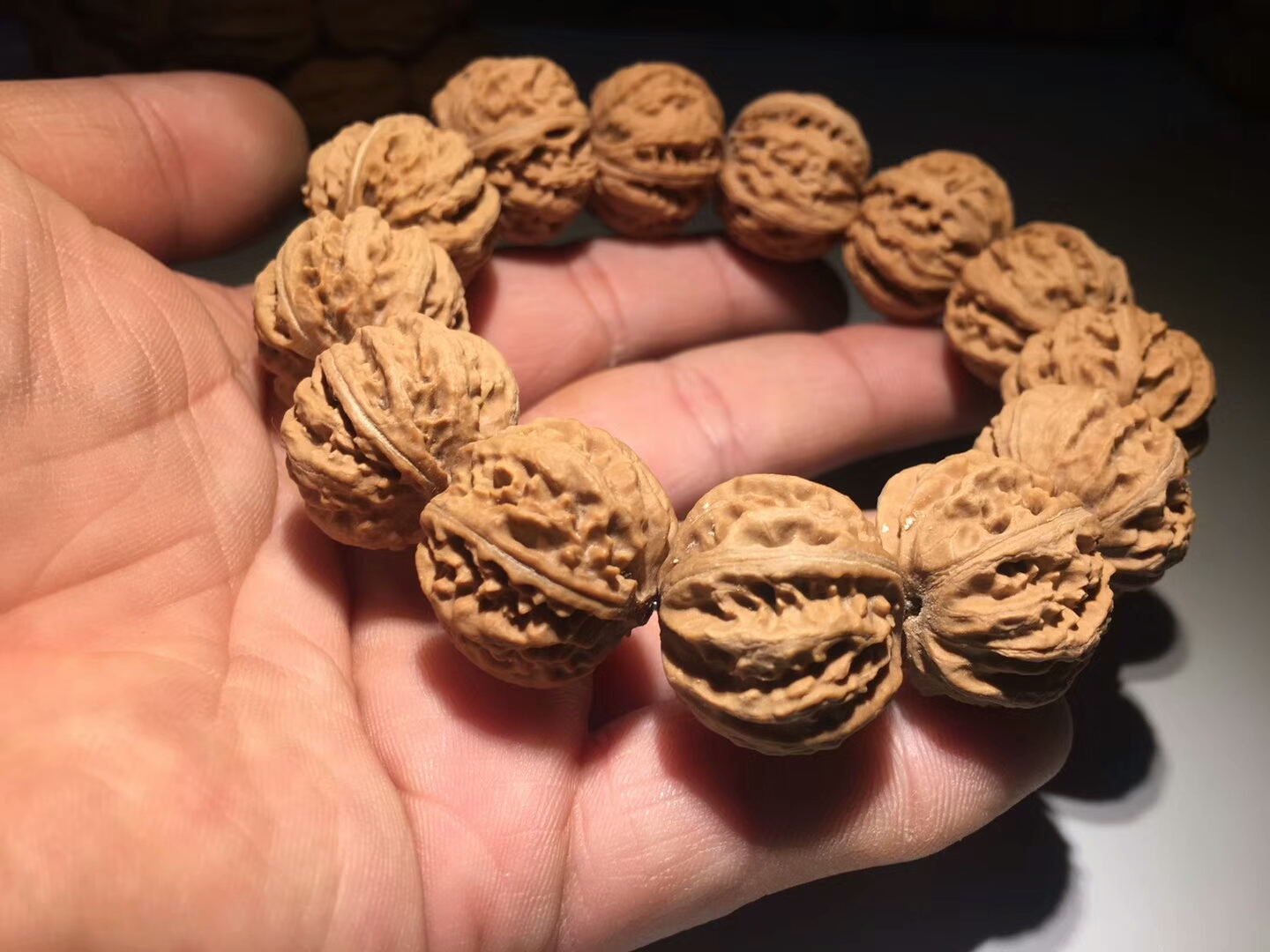 小核桃串价值,野生核桃手串最少几个