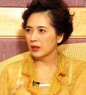 香港女首富甘比晒素颜,甘比香港女首富生女儿