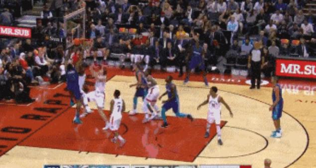 后仰跳投加隔人暴扣,花式过人视频集锦