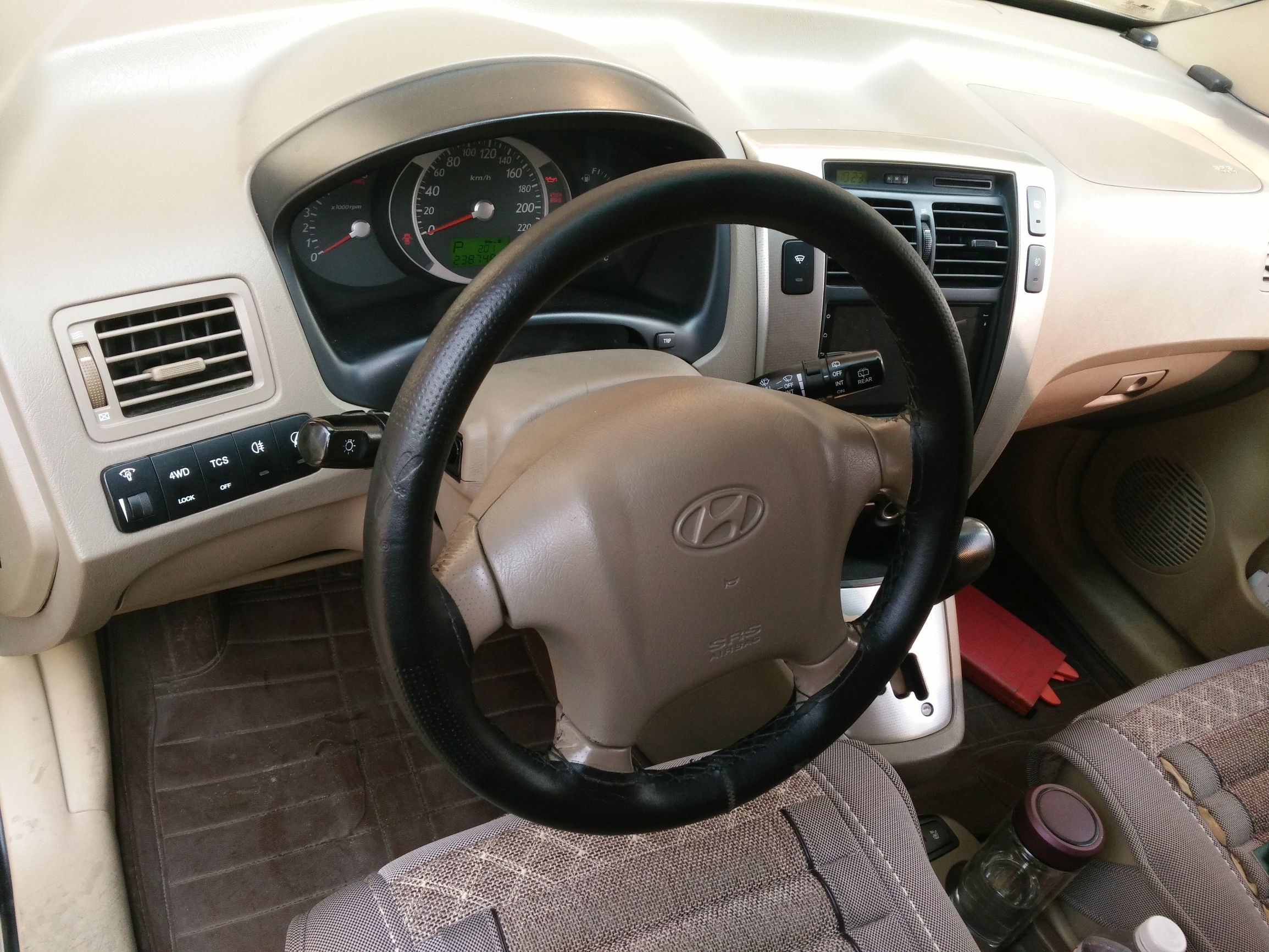 07款2.7L途胜，V6、4WD、开过的人都说好，动力杠杠的！