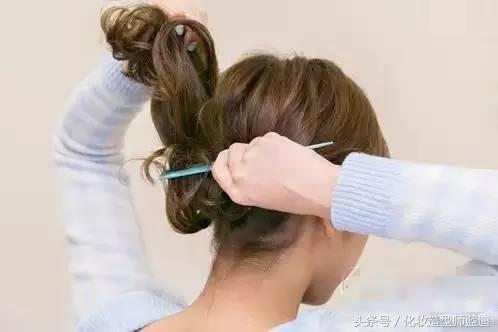 1分钟学会编头发,教你一招编头发慢动作