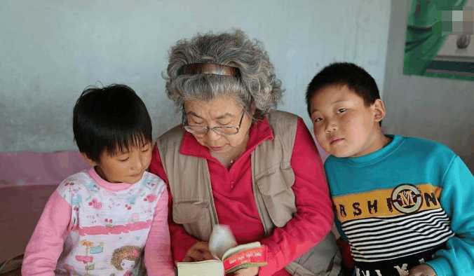 带孩子出门一定要小心人贩子,带孩子遇到人贩子该如何自救