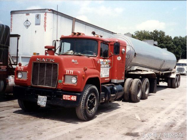 道路救援清障车大平板,道路清障车军用