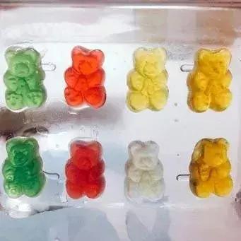 给你一颗醉熊糖，你敢吃吗？（三颗就让人不醒人事）