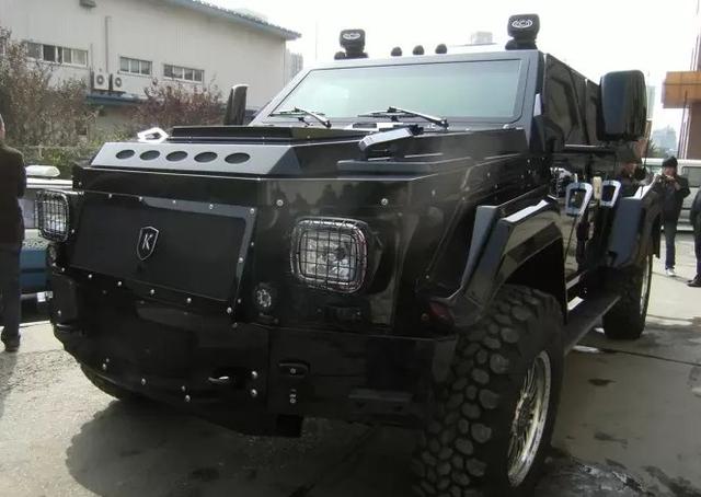 傻傻分不清！这辆1500万的越野车太过霸气，吓退洗车工