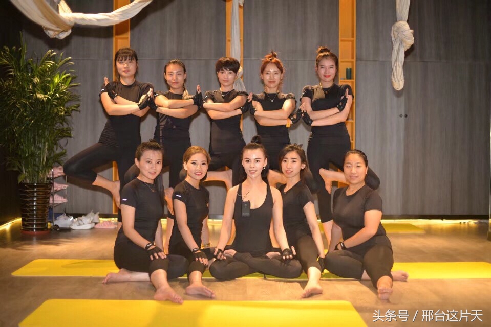 瑜伽我一直在路上,瑜伽是我坚持时间最长的一件事