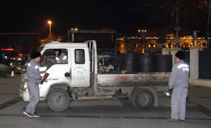 泔水猪、地沟油都跟这有关！哈市多部门联合执法夜查“泔水车”｜早安，哈尔滨！