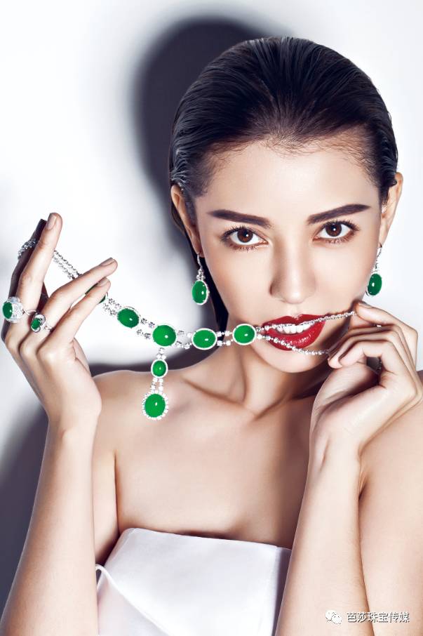 翡翠明明看着很透,翡翠真有那么多无痕无裂的吗