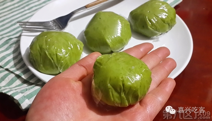 网红肉松青团的做法,咸蛋黄肉松青团推荐