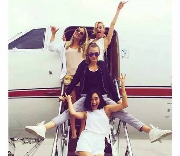 撞到同款鞋,男女同款鞋撞鞋