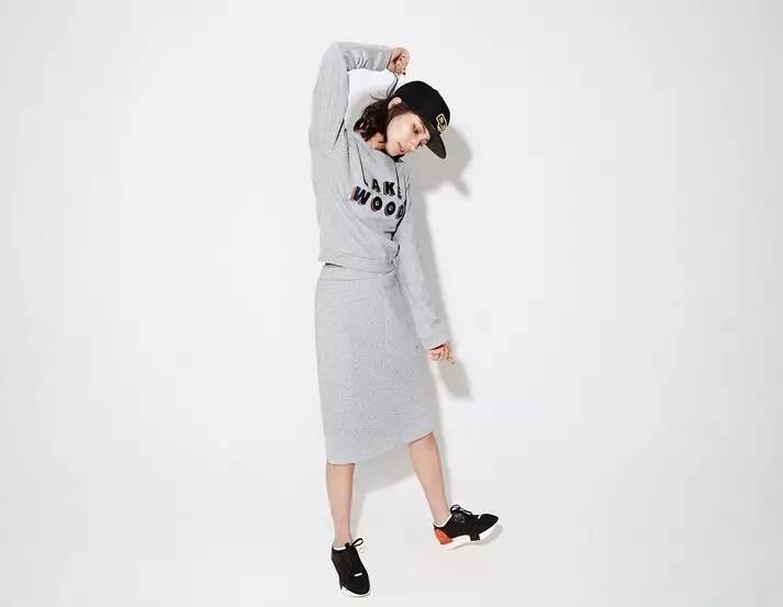 超舒适运动套装穿搭,洋气时髦女运动套装